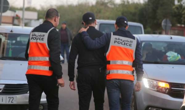 توقيف شخص إحتجز سيدتين وإعتدى على إحداهما جنسياً توقيف شخص إحتجز سيدتين وإعتدى على إحداهما جنسياً